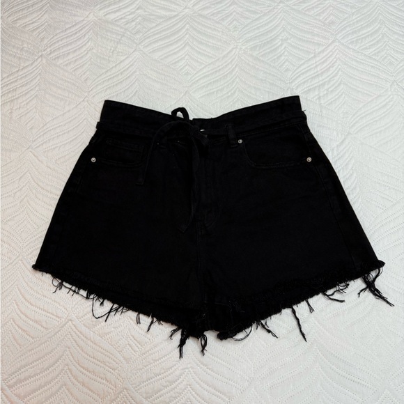 PacSun Women’s Black Denim Frayed Mom Shorts. Size 28 - Picture 1 of 6